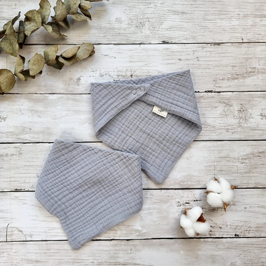 Gender neutral dribble bib, Light Grey